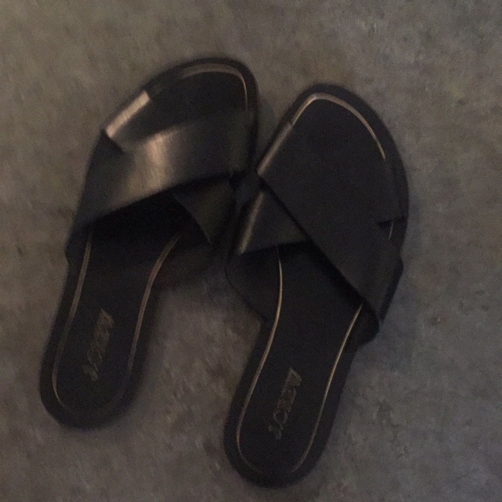Black flat sandals